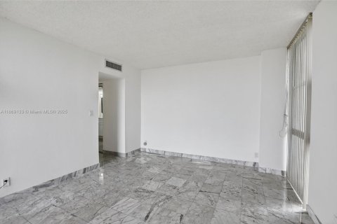 Condo in Aventura, Florida, 2 bedrooms  № 1896655 - photo 20