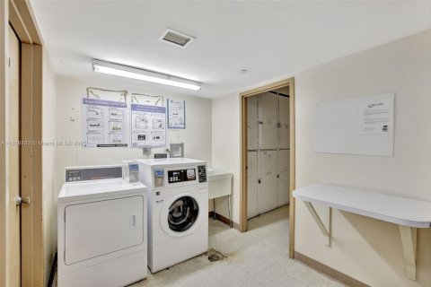 Condo in Aventura, Florida, 2 bedrooms  № 1896655 - photo 10