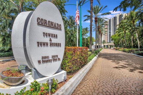 Condo in Aventura, Florida, 2 bedrooms  № 1896655 - photo 12