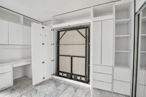 Condo in Aventura, Florida, 2 bedrooms  № 1896655 - photo 30