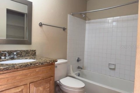 Condo in Altamonte Springs, Florida, 2 bedrooms  № 1734287 - photo 9