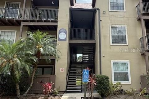 Condo in Altamonte Springs, Florida, 2 bedrooms  № 1734287 - photo 1