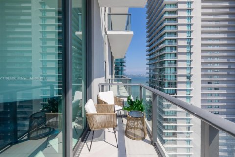 Condo in Miami, Florida, 1 bedroom  № 1823572 - photo 9