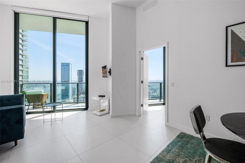 Condo in Miami, Florida, 1 bedroom  № 1823572 - photo 11