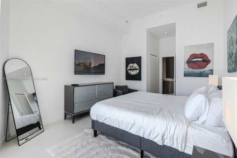 Condo in Miami, Florida, 1 bedroom  № 1823572 - photo 13