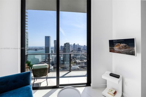 Condo in Miami, Florida, 1 bedroom  № 1823572 - photo 5