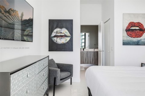 Condo in Miami, Florida, 1 bedroom  № 1823572 - photo 17