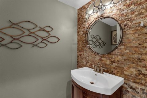 House in Treasure Island, Florida 3 bedrooms, 217.39 sq.m. № 1614995 - photo 28