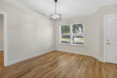 House in Deltona, Florida 3 bedrooms, 144.93 sq.m. № 1546149 - photo 14