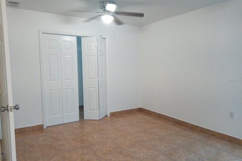 Townhouse in Davenport, Florida 4 bedrooms, 168.25 sq.m. № 1837441 - photo 8