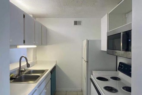 Condominio en venta en Gainesville, Florida, 4 dormitorios, 121.89 m2 № 1894384 - foto 4