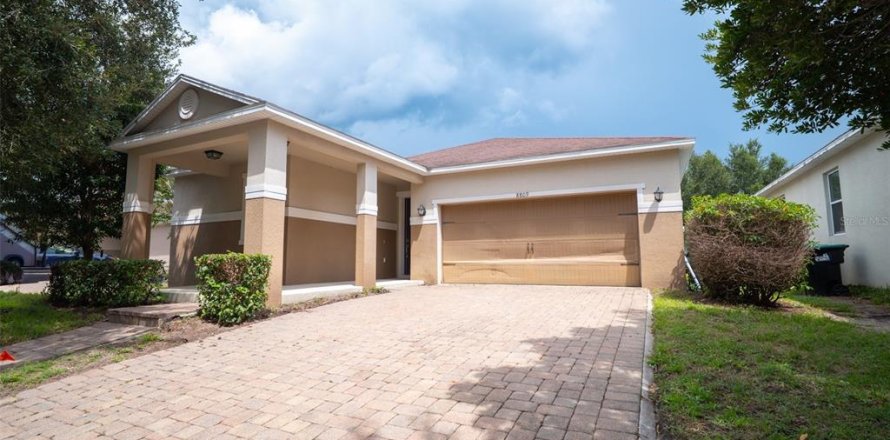 House in Orlando, Florida 3 bedrooms, 159.7 sq.m. № 2391534