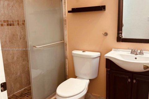 Townhouse in Miami, Florida 3 bedrooms, 121.7 sq.m. № 1836778 - photo 16