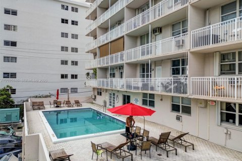 Condominio en venta en Miami Beach, Florida, 1 dormitorio, 67.82 m2 № 2186087 - foto 26