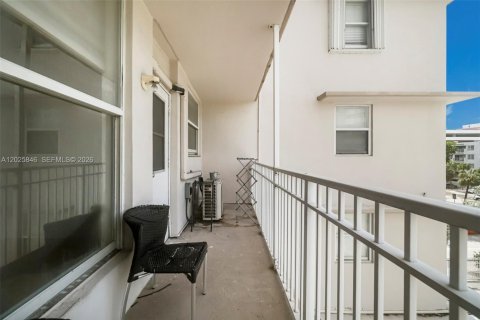 Condominio en venta en Miami Beach, Florida, 1 dormitorio, 67.82 m2 № 2186087 - foto 6