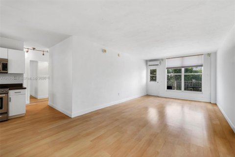 Condominio en venta en Miami Beach, Florida, 1 dormitorio, 67.82 m2 № 2186087 - foto 3