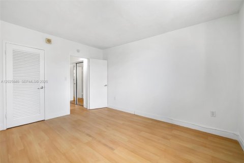 Condominio en venta en Miami Beach, Florida, 1 dormitorio, 67.82 m2 № 2186087 - foto 19