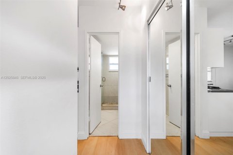 Condominio en venta en Miami Beach, Florida, 1 dormitorio, 67.82 m2 № 2186087 - foto 13