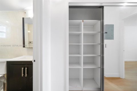 Condominio en venta en Miami Beach, Florida, 1 dormitorio, 67.82 m2 № 2186087 - foto 21