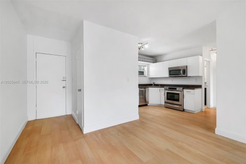 Condominio en venta en Miami Beach, Florida, 1 dormitorio, 67.82 m2 № 2186087 - foto 9