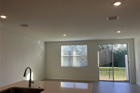 Touwnhouse à louer à Clermont, Floride: 3 chambres, 137.96 m2 № 2425251 - photo 5