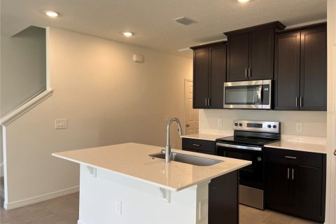 Touwnhouse à louer à Clermont, Floride: 3 chambres, 137.96 m2 № 2425251 - photo 4