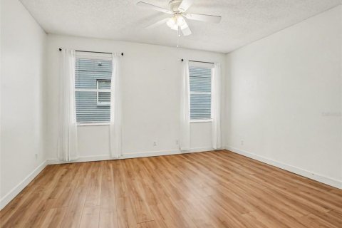 Villa ou maison à vendre à Orlando, Floride: 4 chambres, 188.78 m2 № 2305221 - photo 11