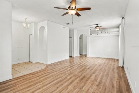 Villa ou maison à vendre à Orlando, Floride: 4 chambres, 188.78 m2 № 2305221 - photo 4