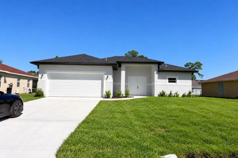 Villa ou maison à louer à North Port, Floride: 3 chambres, 148.64 m2 № 2416375 - photo 2