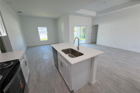 Villa ou maison à louer à North Port, Floride: 3 chambres, 148.64 m2 № 2416375 - photo 5