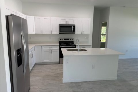 Villa ou maison à louer à North Port, Floride: 3 chambres, 148.64 m2 № 2416375 - photo 6
