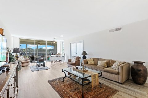 Condo in Pompano Beach, Florida, 3 bedrooms  № 1503576 - photo 7