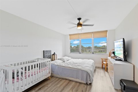 Condo in Pompano Beach, Florida, 3 bedrooms  № 1503576 - photo 20