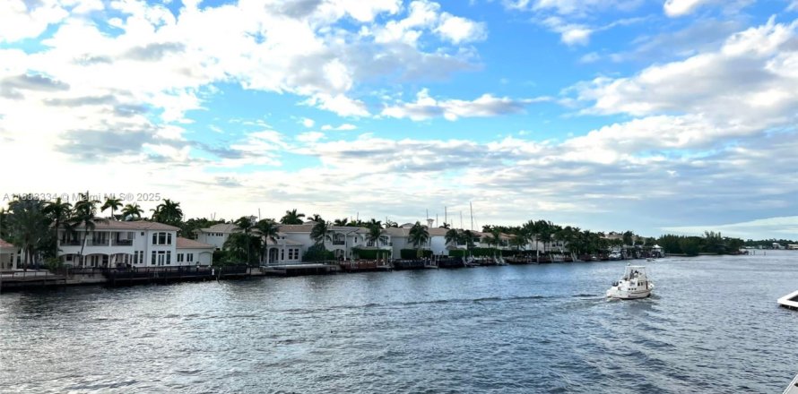 Condo à Hollywood, Floride, 1 chambre  № 1929669