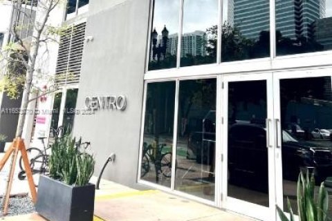 Condominio en venta en Miami, Florida, 1 dormitorio, 48.87 m2 № 1938397 - foto 13