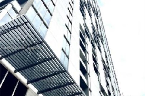 Condominio en venta en Miami, Florida, 1 dormitorio, 48.87 m2 № 1938397 - foto 11