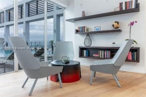Condominio en venta en Miami, Florida, 1 dormitorio, 48.87 m2 № 1938397 - foto 23