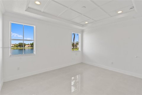 House in Miami, Florida 4 bedrooms, 217.58 sq.m. № 1941527 - photo 25