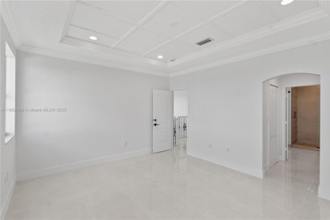 House in Miami, Florida 4 bedrooms, 217.58 sq.m. № 1941527 - photo 26