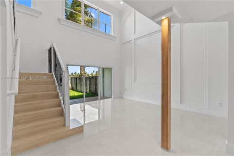 House in Miami, Florida 4 bedrooms, 217.58 sq.m. № 1941527 - photo 21