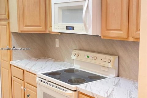 Casa en alquiler en Palmetto Bay, Florida, 3 dormitorios, 128.21 m2 № 1942081 - foto 9