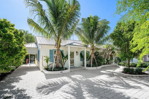 Commercial property in Delray Beach, Florida № 2250382