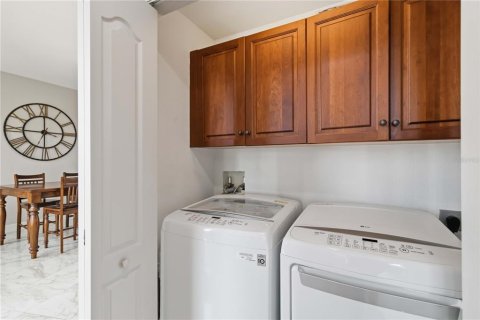 Condo in Palmetto, Florida, 2 bedrooms № 2148444 - photo 16