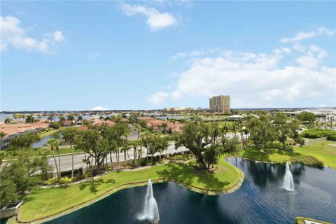 Condo in Palmetto, Florida, 2 bedrooms № 2148444 - photo 20