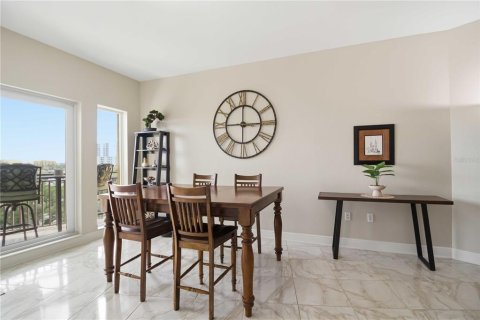 Condo in Palmetto, Florida, 2 bedrooms № 2148444 - photo 2