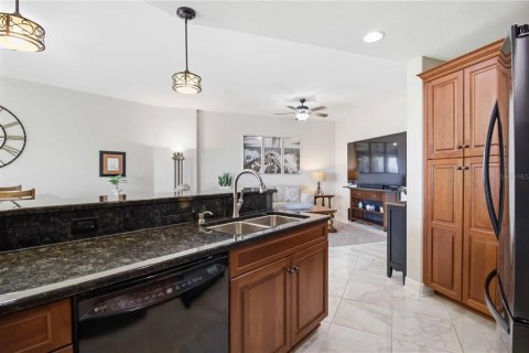 Condo in Palmetto, Florida, 2 bedrooms № 2148444 - photo 6