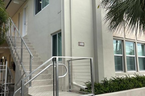 Casa en Coral Gables, Florida 1 dormitorio, 55.74 m2 № 2028500