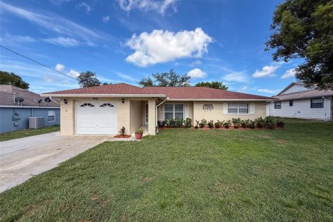Casa en venta en Spring Hill, Florida, 2 dormitorios, 120.22 m2 № 1866701 - foto 1