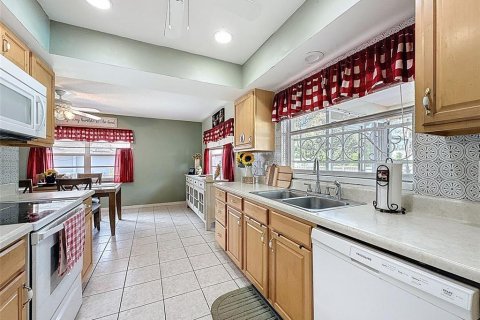 Casa en venta en Spring Hill, Florida, 2 dormitorios, 120.22 m2 № 1866701 - foto 17