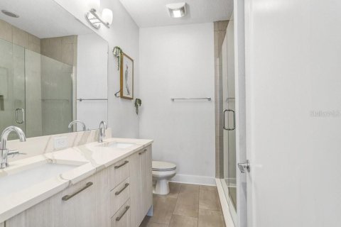 Townhouse in Tampa, Florida 2 bedrooms, 139.82 sq.m. № 1906194 - photo 16